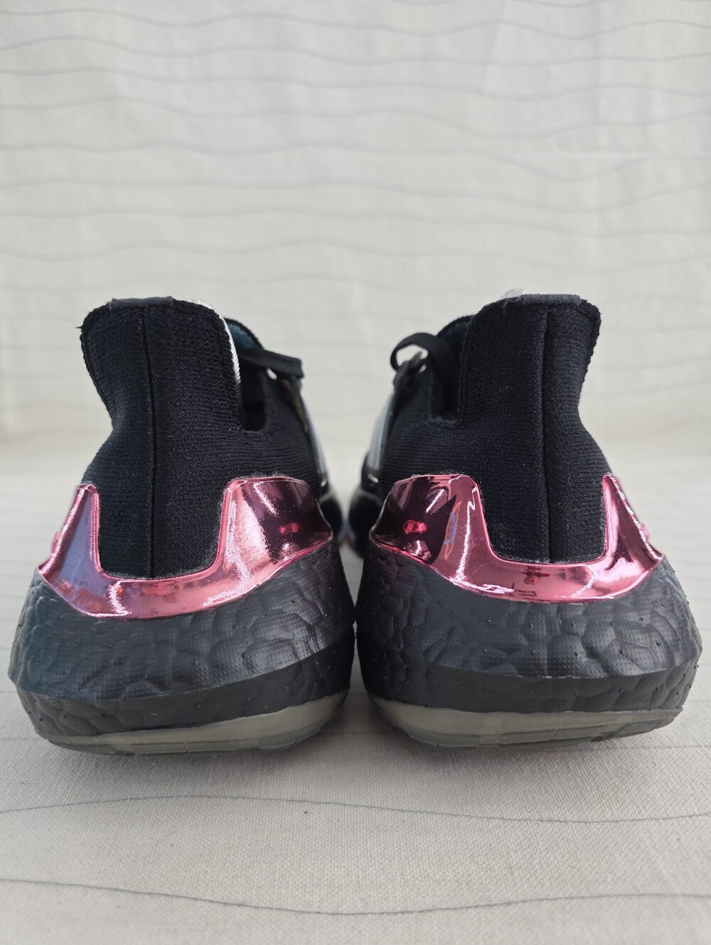 Adidas Womens UltraBoost 22 Black Pink Running Shoes Sneakers GX5928 Size 7.5 - Picture 5 of 12